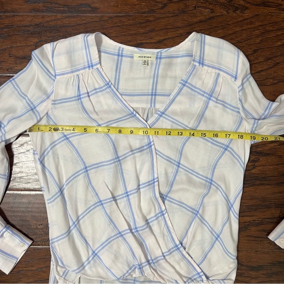 Max Studio Soft Lightweight Surplice Plaid Top Longer Back Fit Size XS - Picture 6 of 11